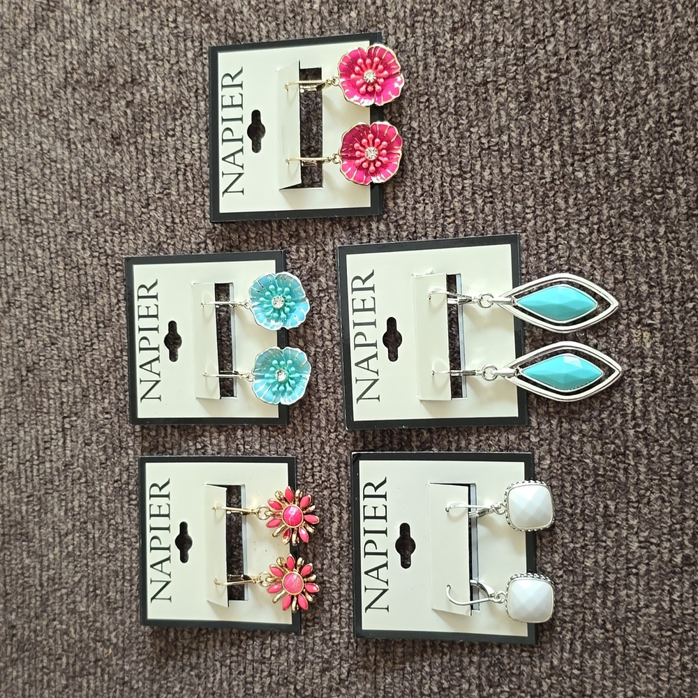 NAPIER BRAND WOMENS FASHION JEWELRY BUNDLE OF 5 PAIRS OF EARRINGS